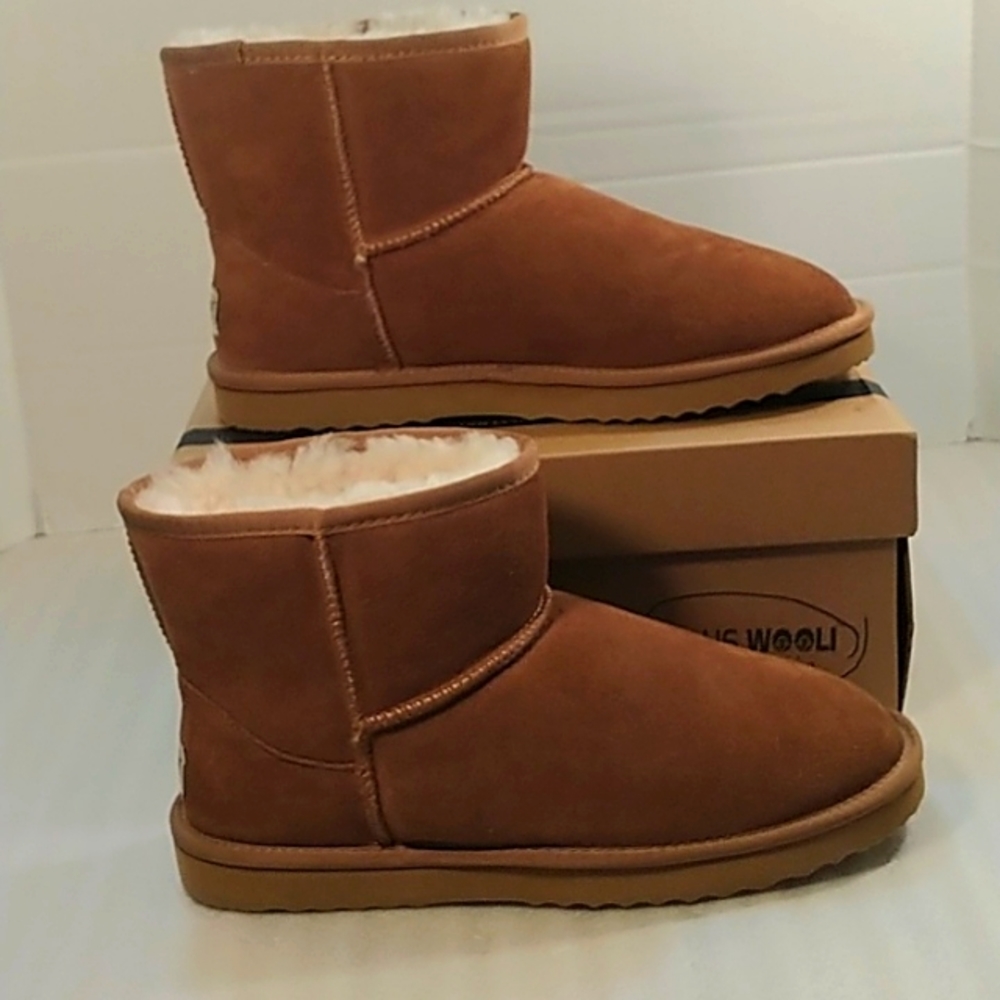 Aus Wooli Australia mid calf boots size W12 , M11 brown New